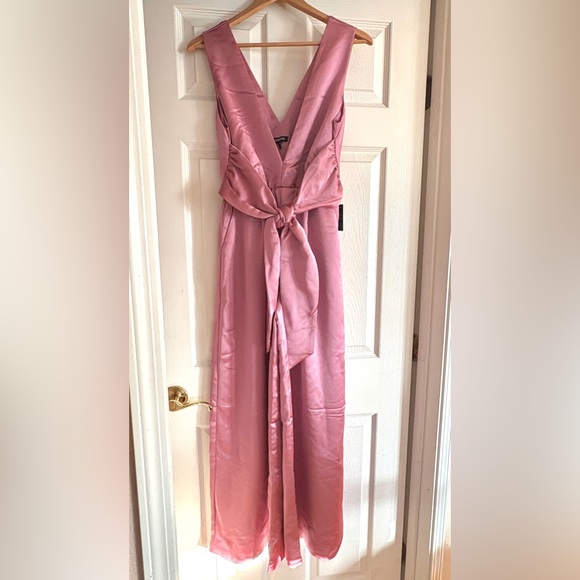 EXPRESS Satin V-Neck Tie Waist Wide Leg Jumpsuit Pink NWT Size Small - Picture 3 of 9